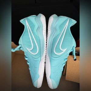 Nike tiempo legends soccer indoor shoes ! NWT NIB! Size 7 or 9 men